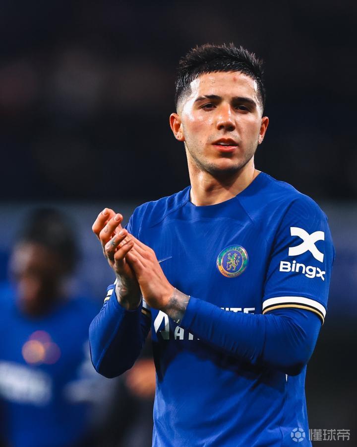 开云中文官网赛地聚焦——中超国际比赛日热度飙升，切尔西强势反弹，气氛紧张，细节决定成败的简单介绍